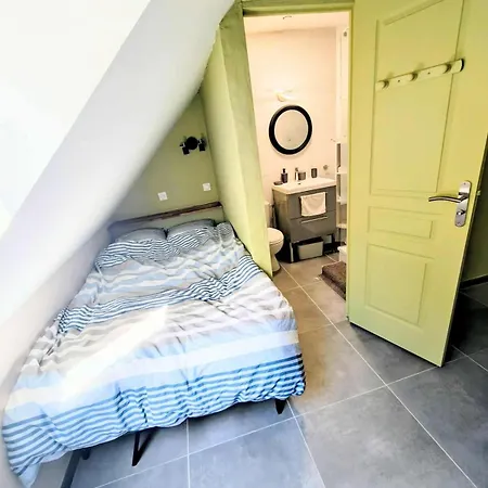 F2 In Desired House شقة *
